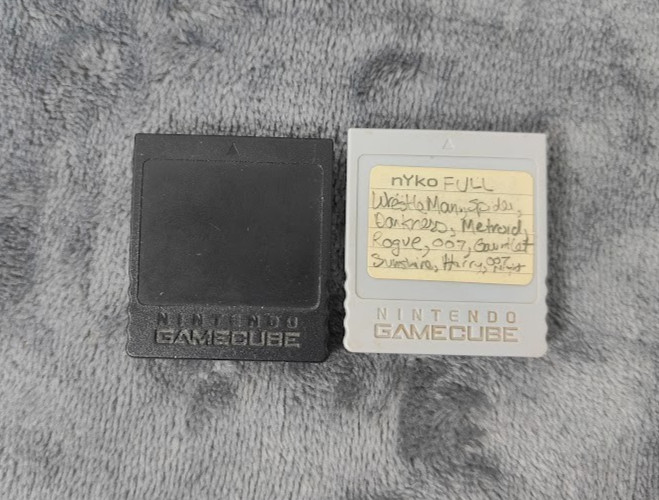 Lot Of 2 OEM Nintendo GameCube Memory Card Blocks Black DOL-014 & DOL-008 Gray