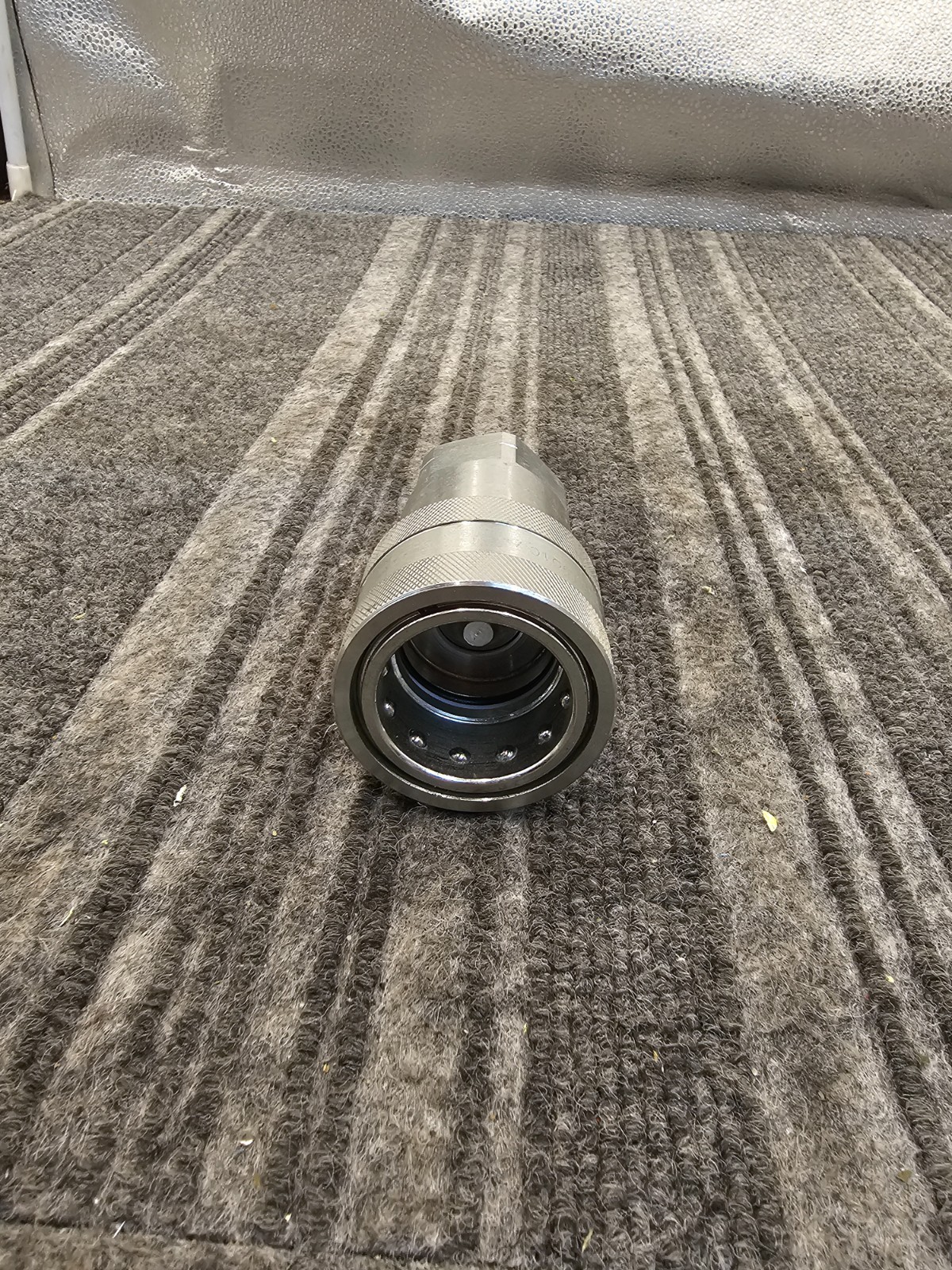 MWH 19Q1C: ISO A 1-inch NPT Hydraulic Quick Disconnect Coupler - Zinc Plated