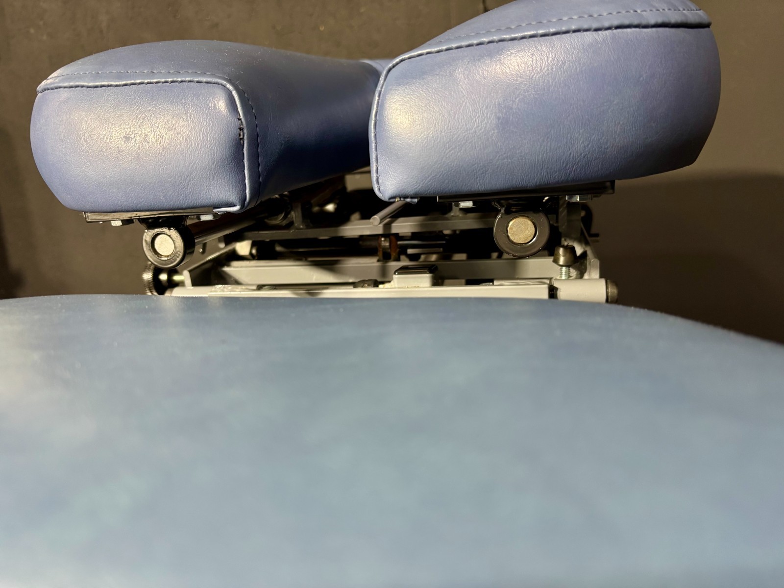 Hill Laboratories Air-Flex Air-Powered Auto Flexion Touchscreen Chiropractic Tab