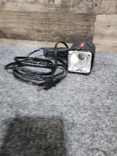 AMBICO AC/DC Video or Camera Light 150w AC or 50w DC Model V-0177