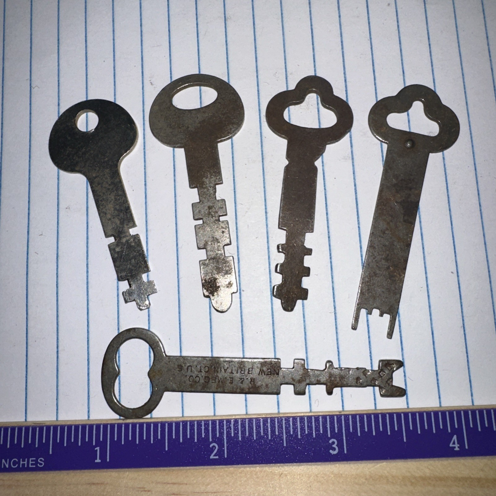 5 Antique Skeleton Keys Flat Unique Shapes