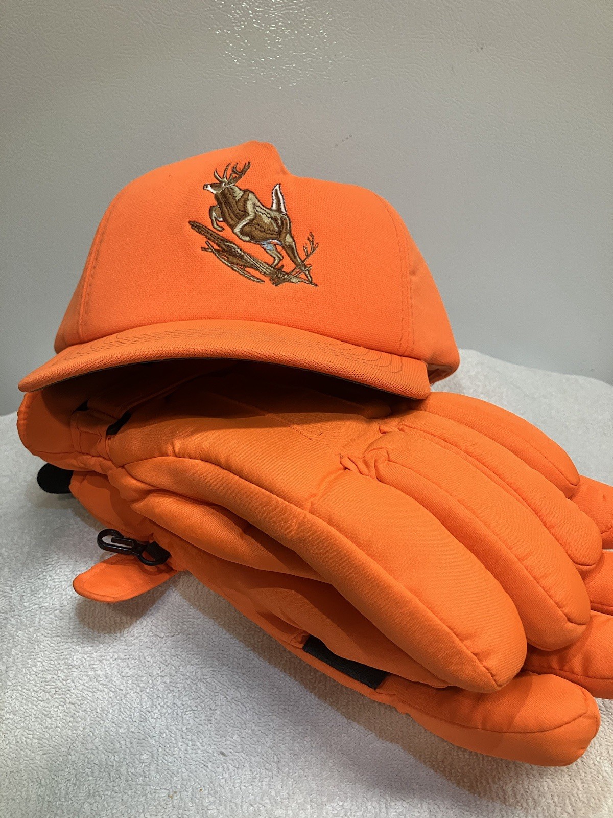 Real tree Cap Ear Flaps 1 sz Hunting Orange Waterproof Insulated Lined Gloves XL
