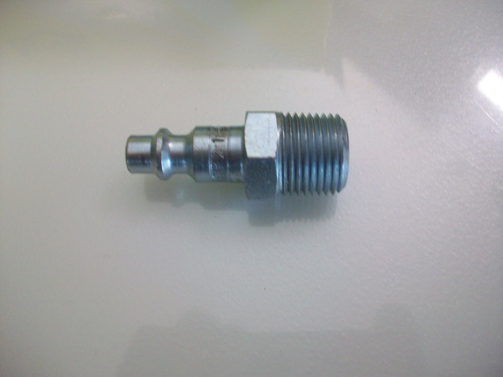 Box of 10 Amflo CP21-03 Coupler Plugs 1/4" x 3/8" NPT 430021