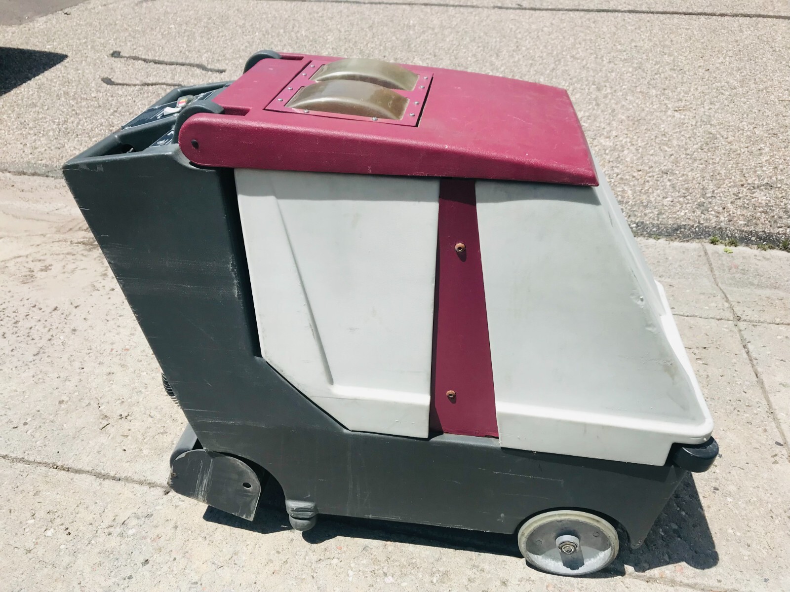 Minuteman Ambassador 20 Carpet Extractor Commercial Carpet Cleaning Machine