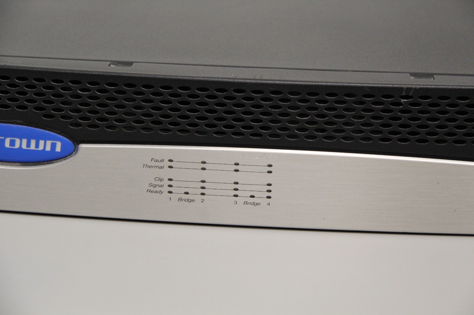 Crown CTS 4200 4-Channel Rack Mount Power Amplifier