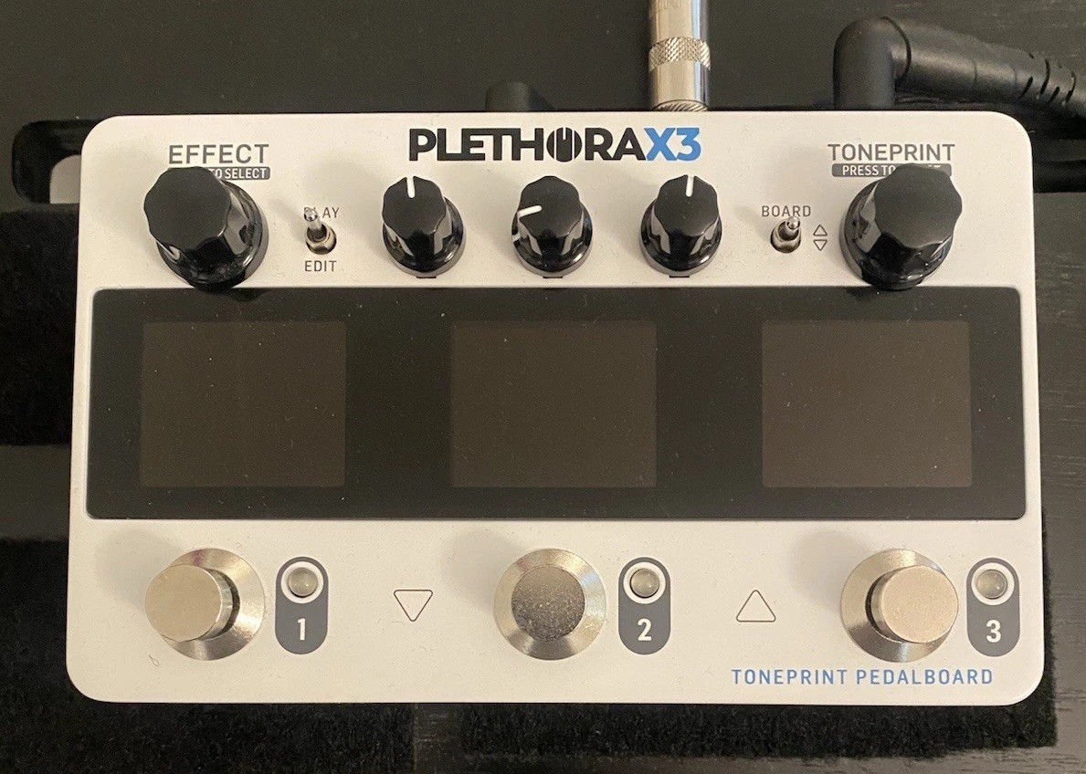 TC Electronic Plethora X3 Digital Multi-Effects Pedalboard for Electric Guitar