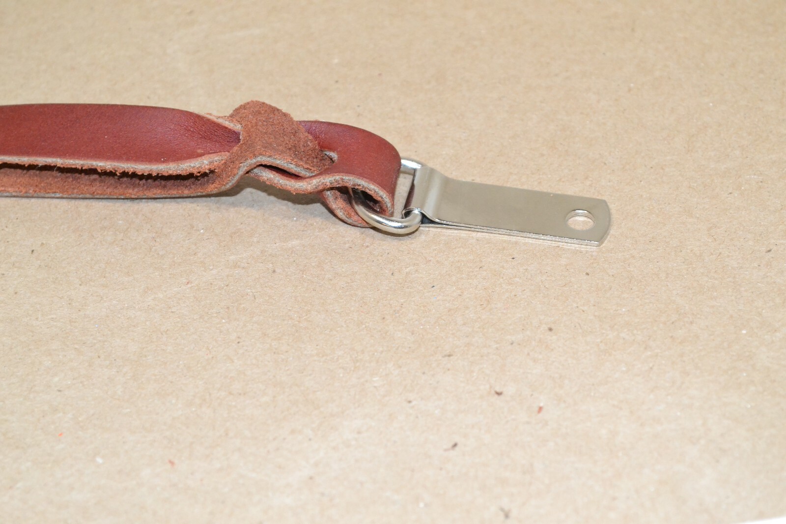 Decorative Saddle strings - Burgundy - 1/2" x 7" w/ Clip & Dee - 4 pack (E463)