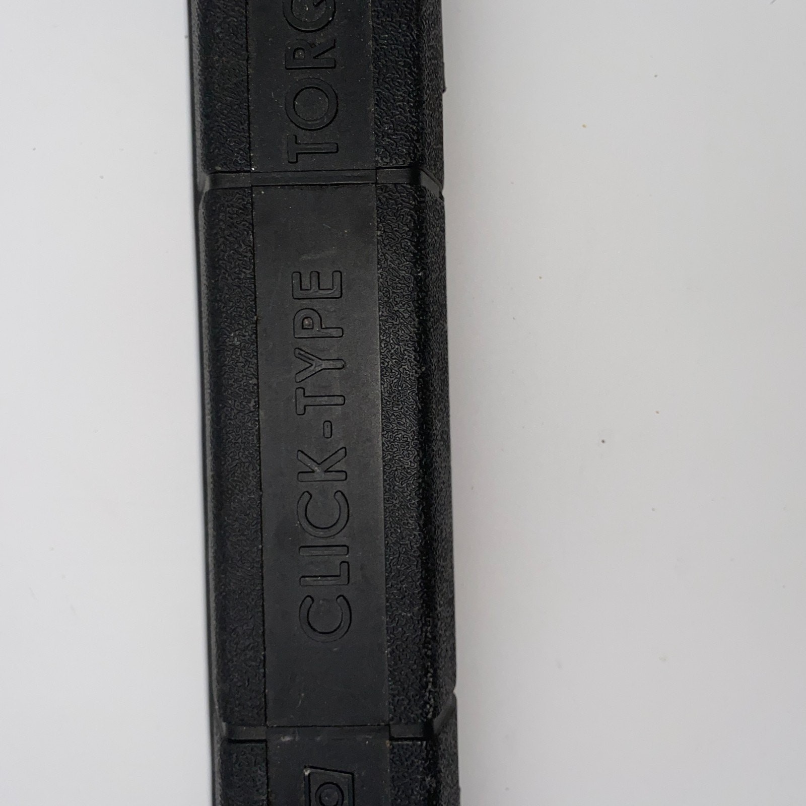 Pittsburgh Pro 3/8" Drive Click Type Reversible Torque Wrench W/ Case 61276