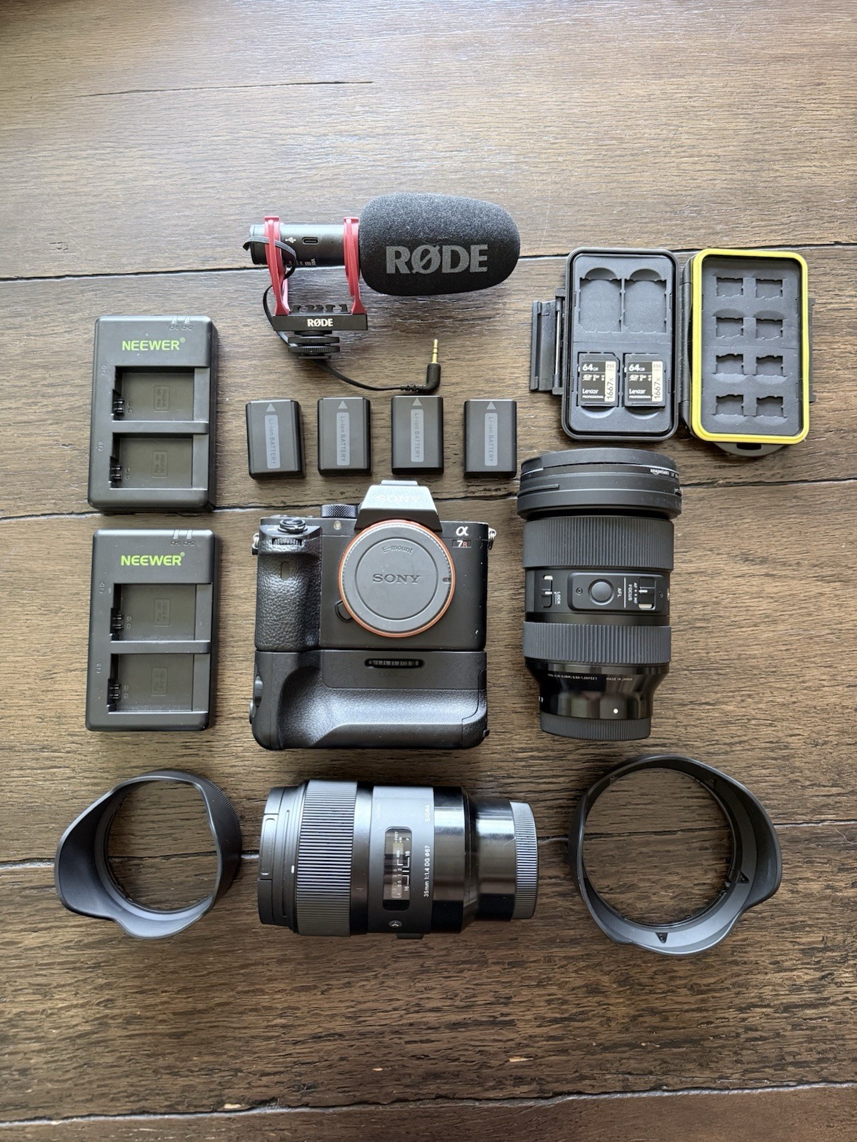 Sony Alpha a7R II Mirrorless Camera Bundle w/2Lens, RODE Mic, Batteries/Chargers