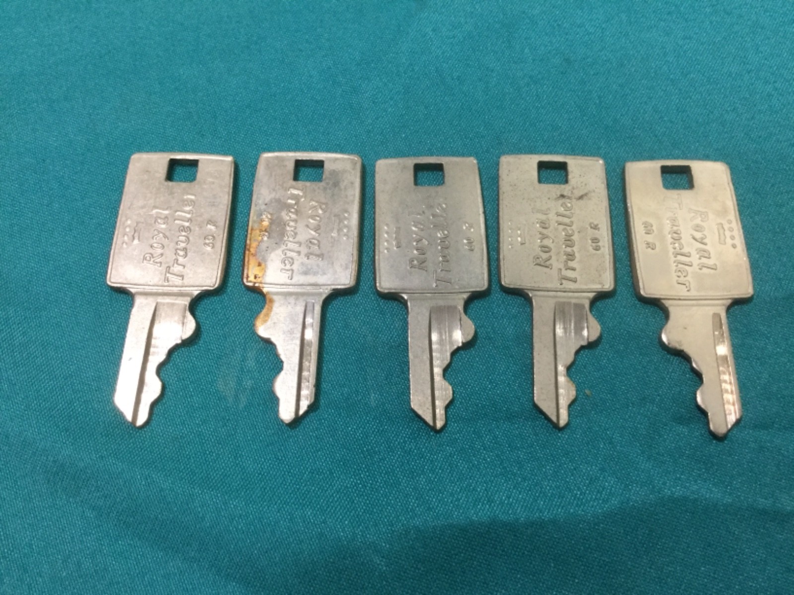 Royal Traveller 60R Luggage Keys, Set of 5 - Locksmith