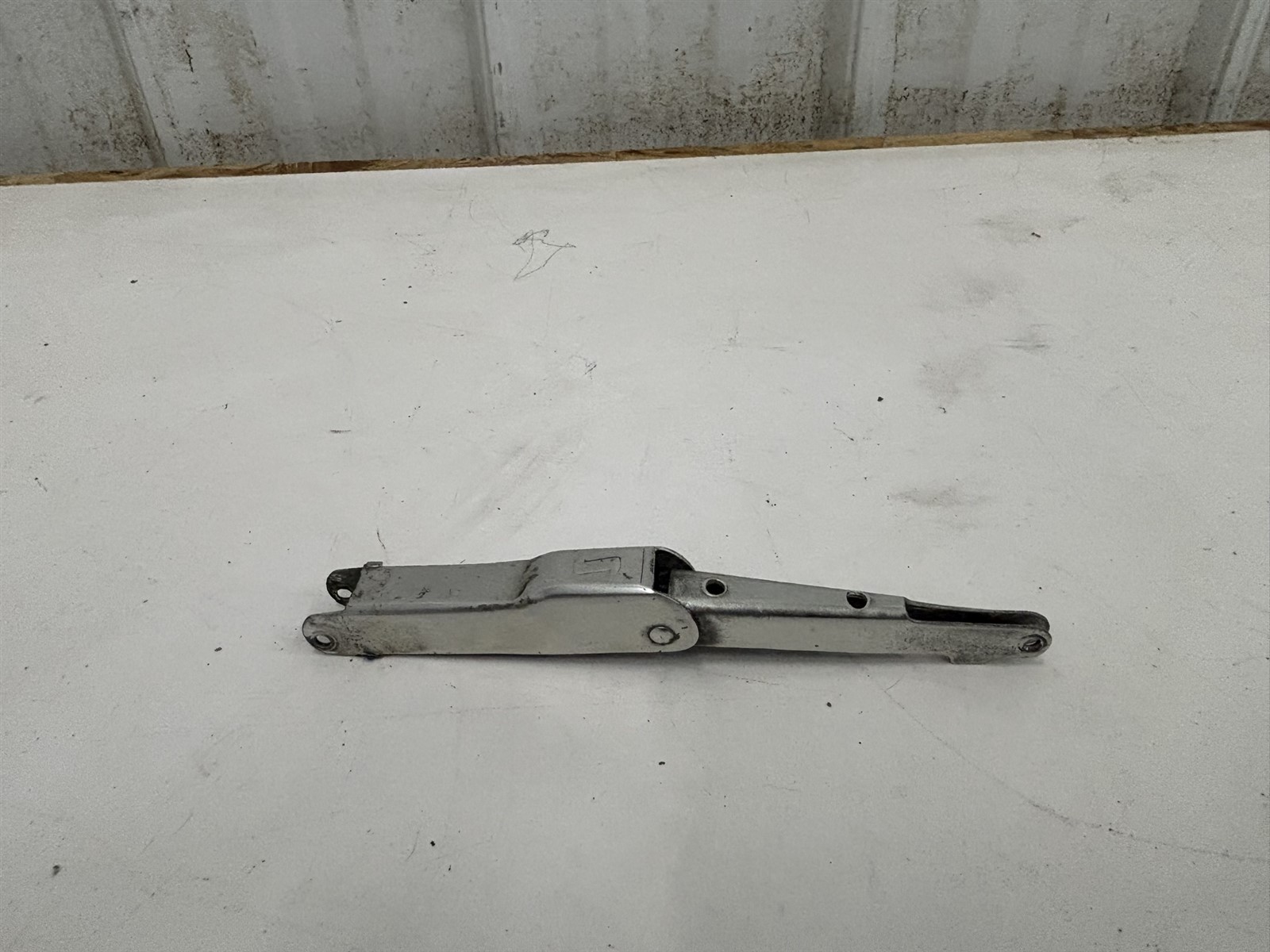 Luscombe Model 8 Window Latch Prop
