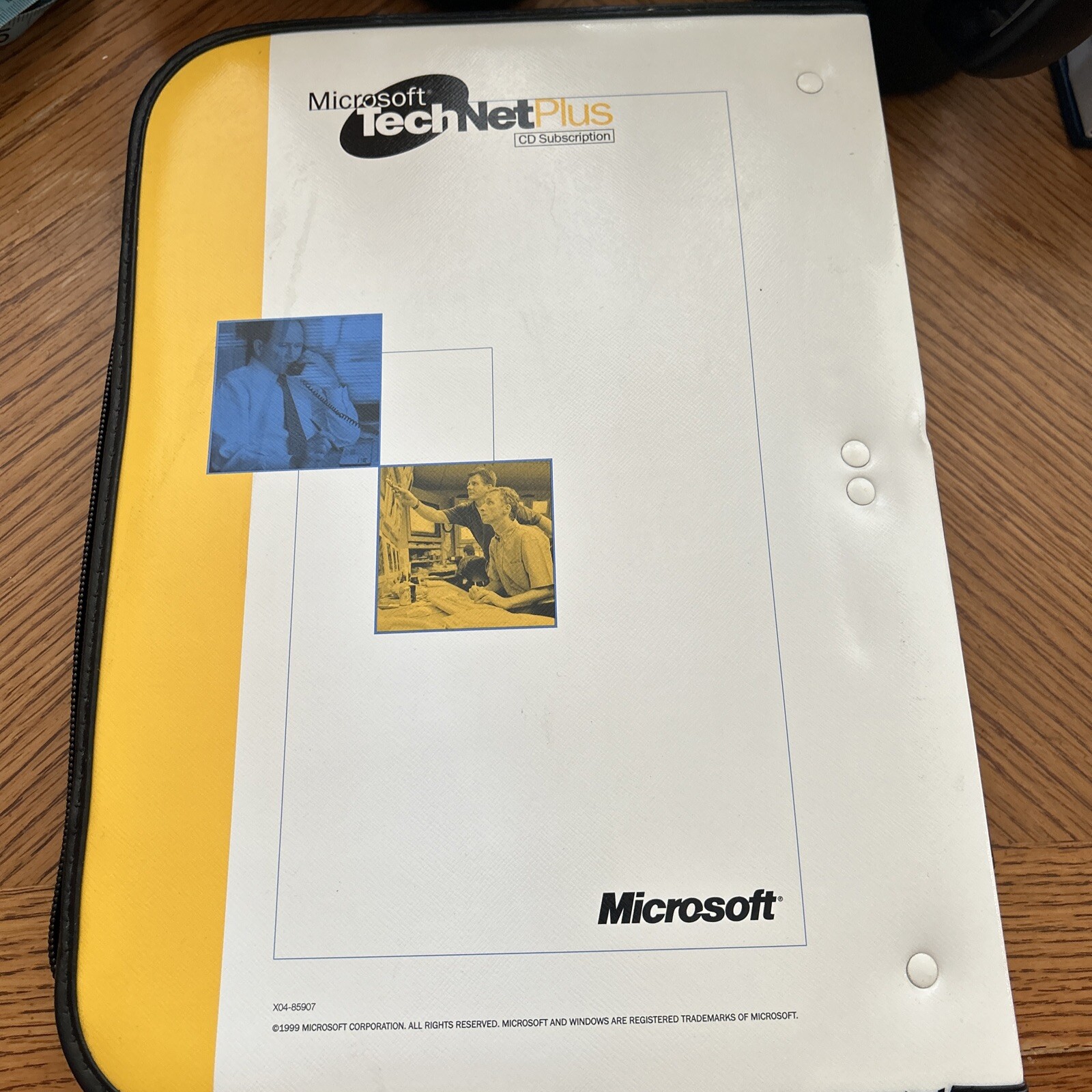 Microsoft TechNet Plus Binder +6 Software CDs XP & Office 2003 Business Manager