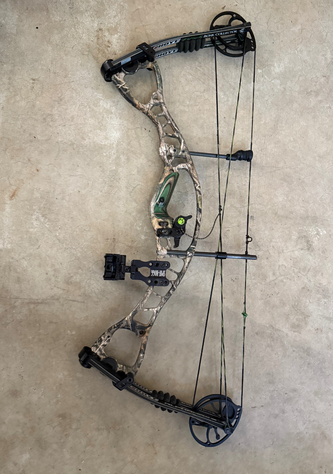 Hoyt Bone Collector Alphamax 32
