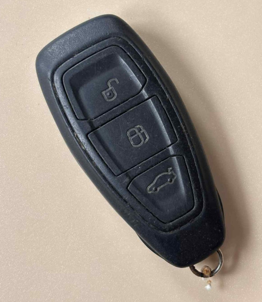 GENUINE FORD 3 BUTTON REMOTE SMART CAR KEY FOB - FREE DELIVERY