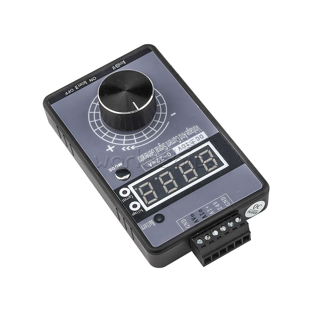 High-precision handheld signal generator without battery voltage ±0-5-10V
