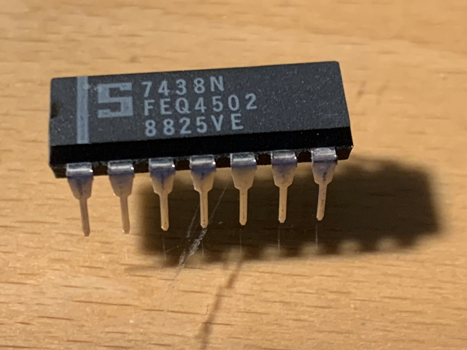 7438N - SIGNETICS IC - QUAD 2IN POS-NAND BUFF, 14DIP.