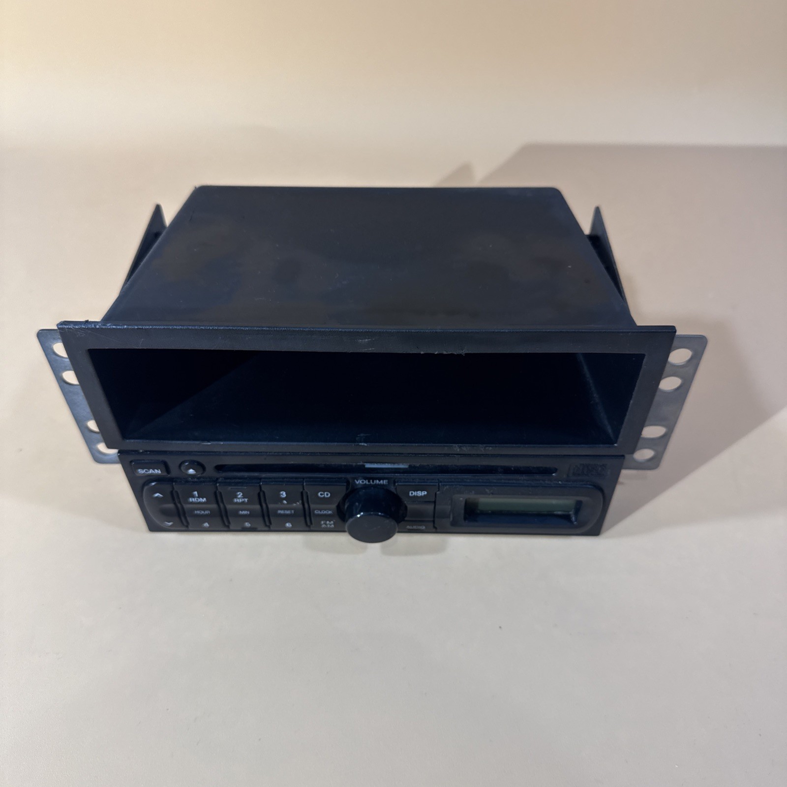 11-25 Isuzu NPR NRR NQR HD XD Radio Deck AM FM CD MP3 Bluetooth 8981707080
