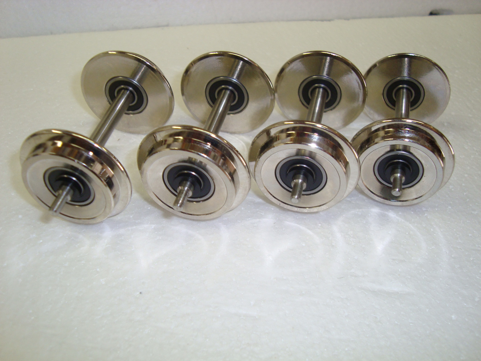 Roll-EZ G Scale BALL BEARING SILVER Chrome Metal Wheels 2 Pair 4 Axles, Fits LGB