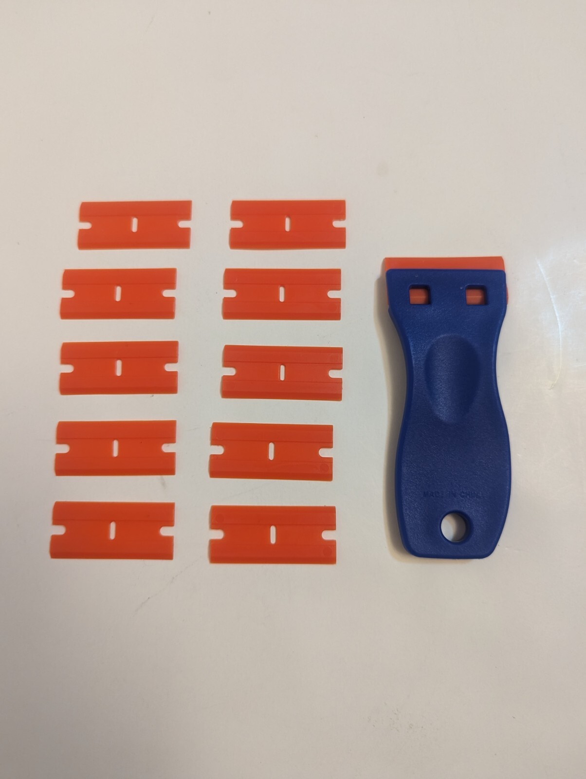 11 Plastic Razor Blades + 1 Scraper Double Edged Sticker Removal Tool Cleaning