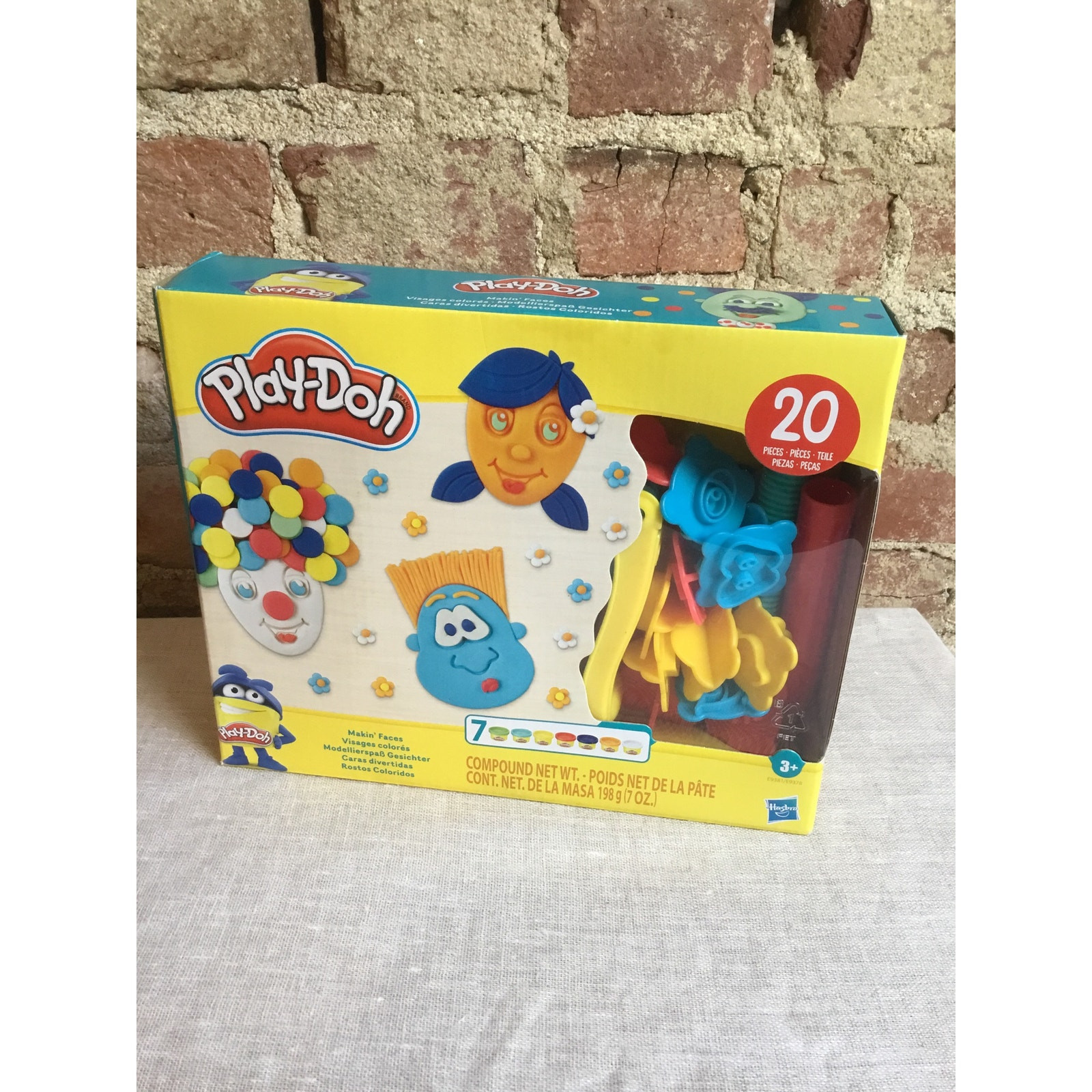 Play-Doh Makin' Faces Create It Kit for Kids 3 Years & Up 7 Non-Toxic Colors New