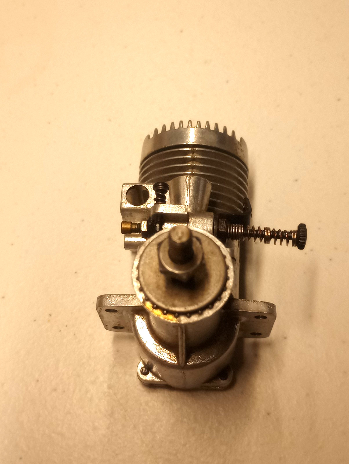 Vtg Fox 19 RC CL Glow Plug Model Airplane Engine Strong Compression!