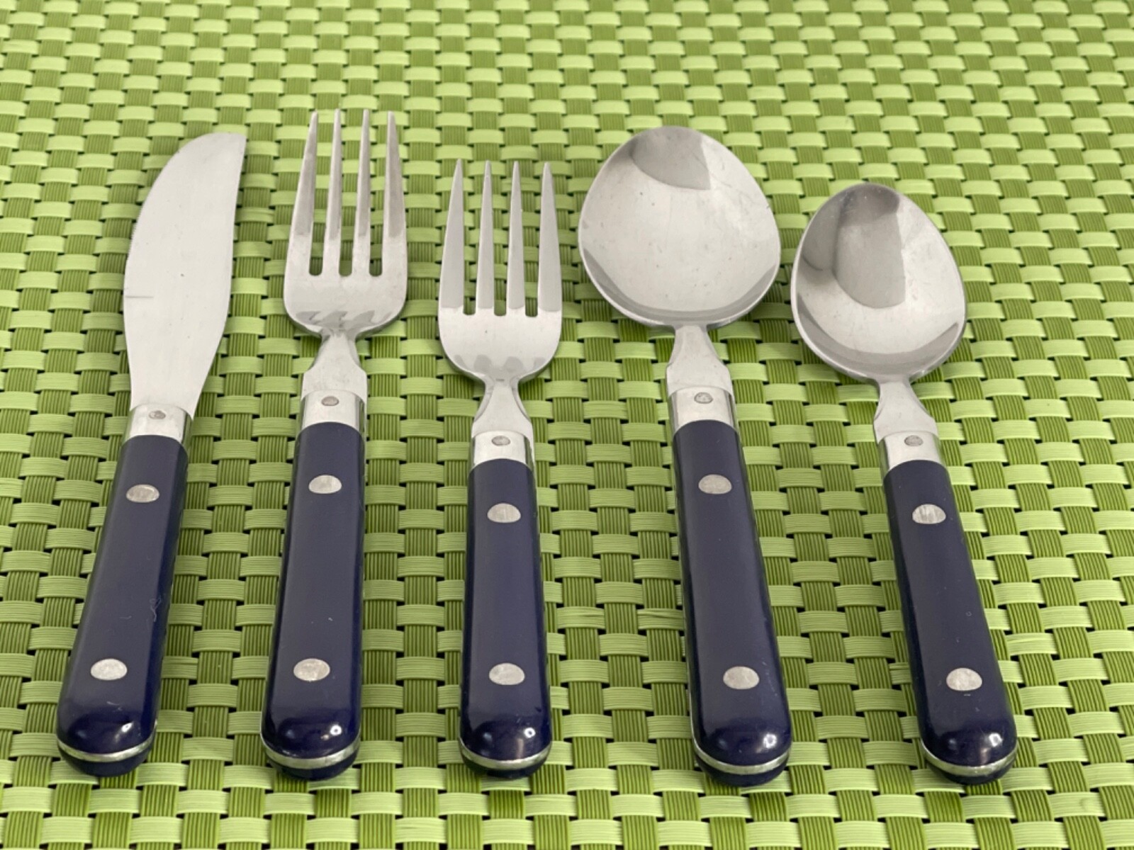 Washington Forge MARDI GRAS NAVY COBALT BLUE Stainless Choice Flatware B117WU