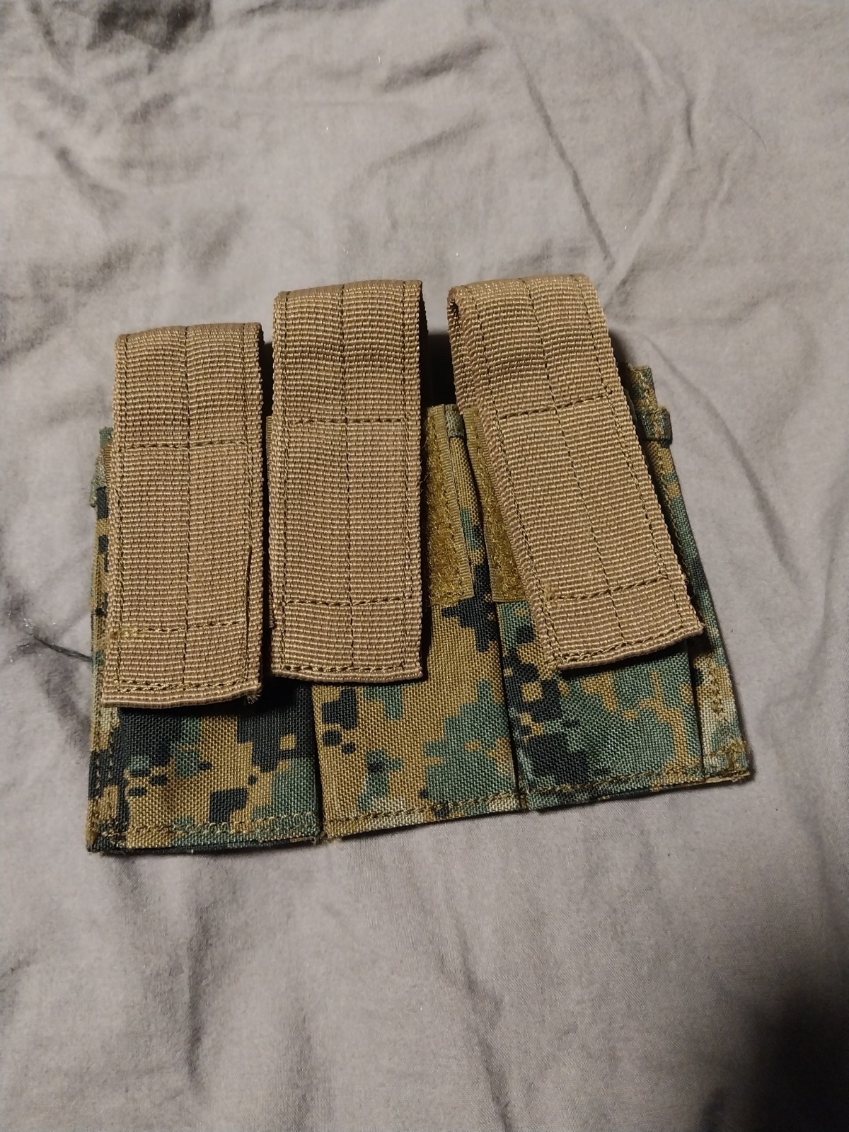 RARE MARPAT TRIPLE PISTOL MAGAZINE POUCH