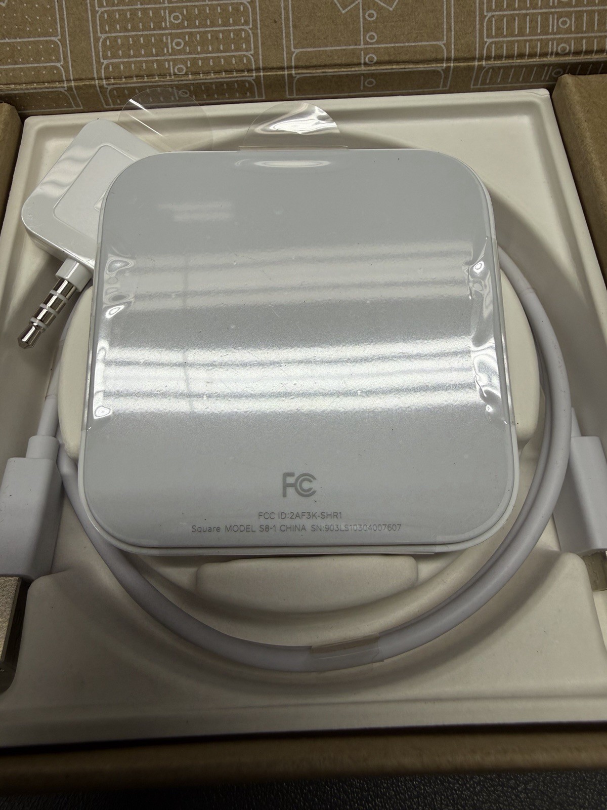Square S8-1 Contactless Credit Card and Chip Reader - White