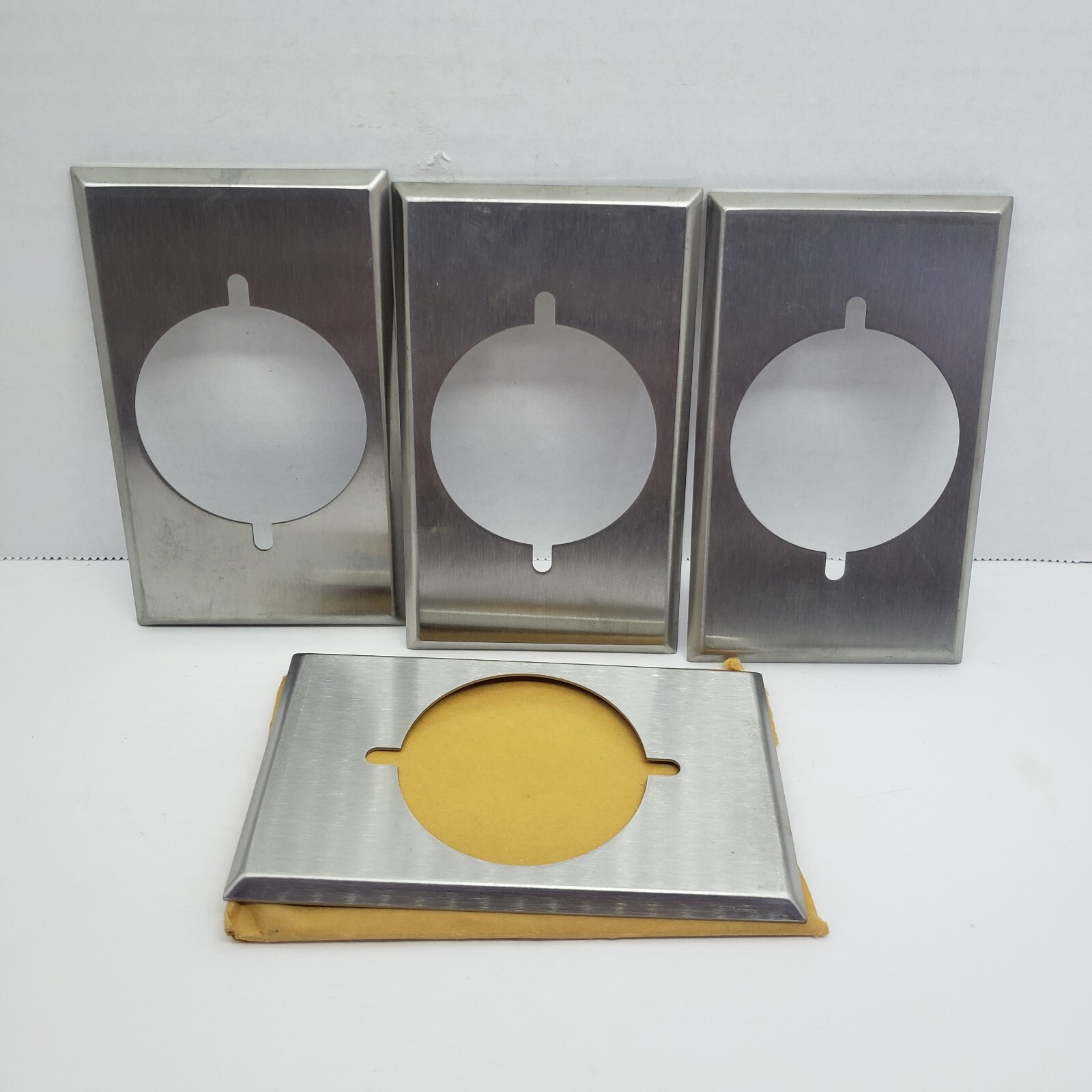 Mulberry 1Gang Range/Dryer Rec. 30/50A 2.125" Dia. Cover SS Lot of 4  #97221