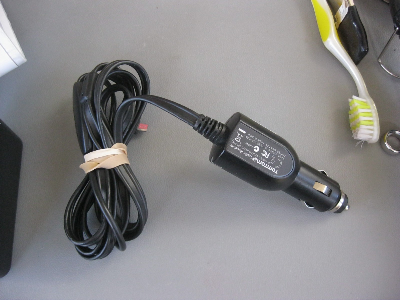 Genuine TomTom Traffic Receiver Car Charger Micro USB 4UUC5B - FREE SHIPPING