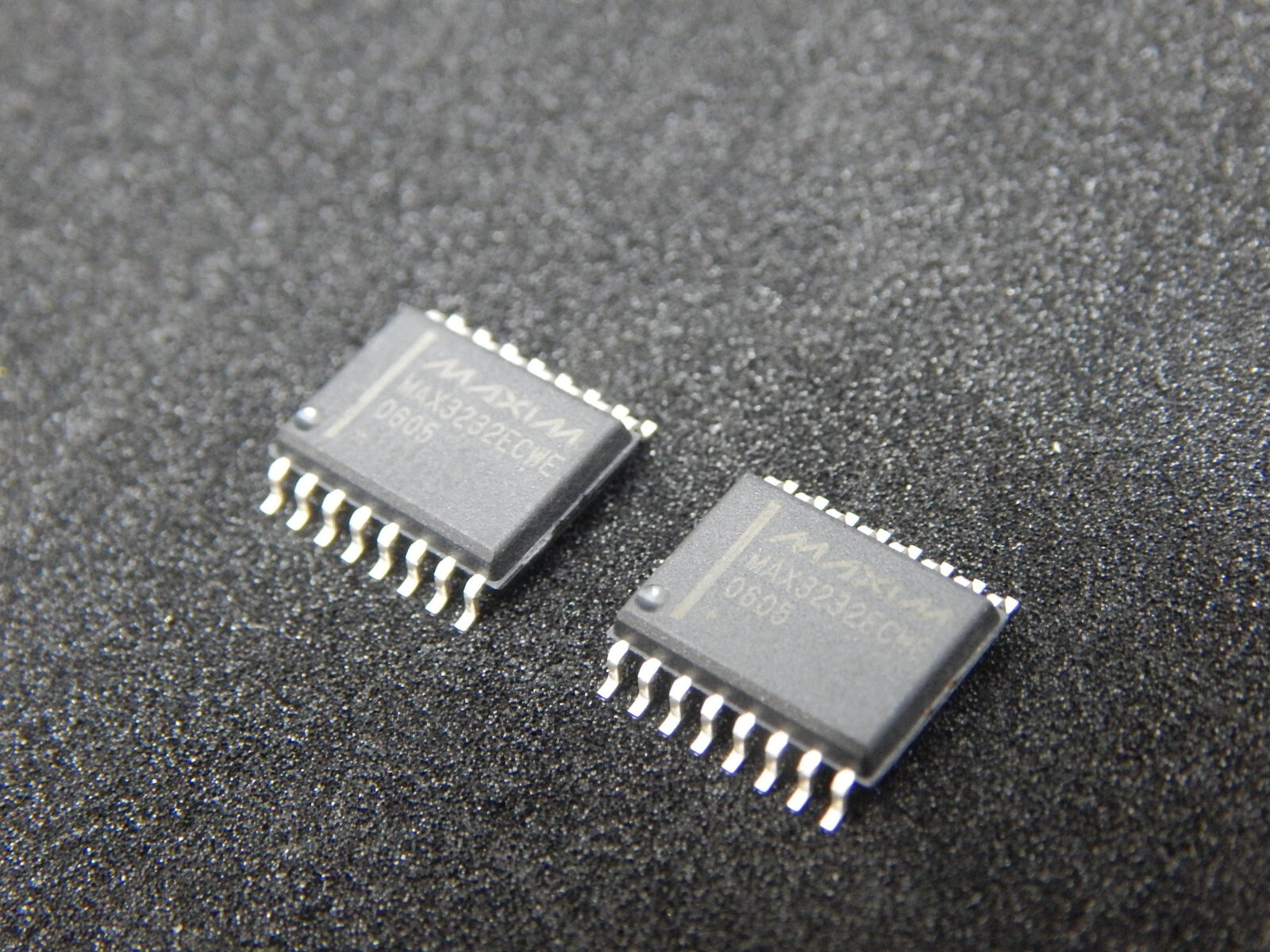 MAXIM MAX3232ECWE+ IC TRANSCEIVER FULL 2/2 16SOIC - LOT OF 2 IC'S - FAST SHIP