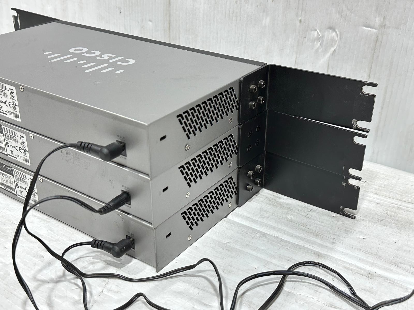 Cisco SG300-10 Managed Switch #4152 (One)THS