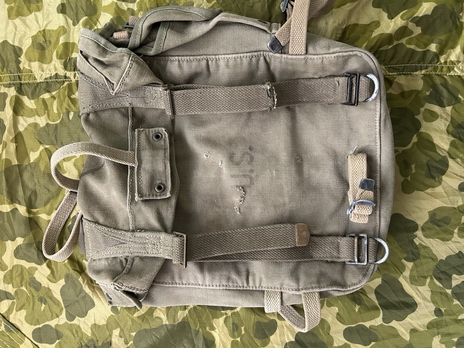 US M1945 Pack Vietnam War Era OD Green Field Pack USMC