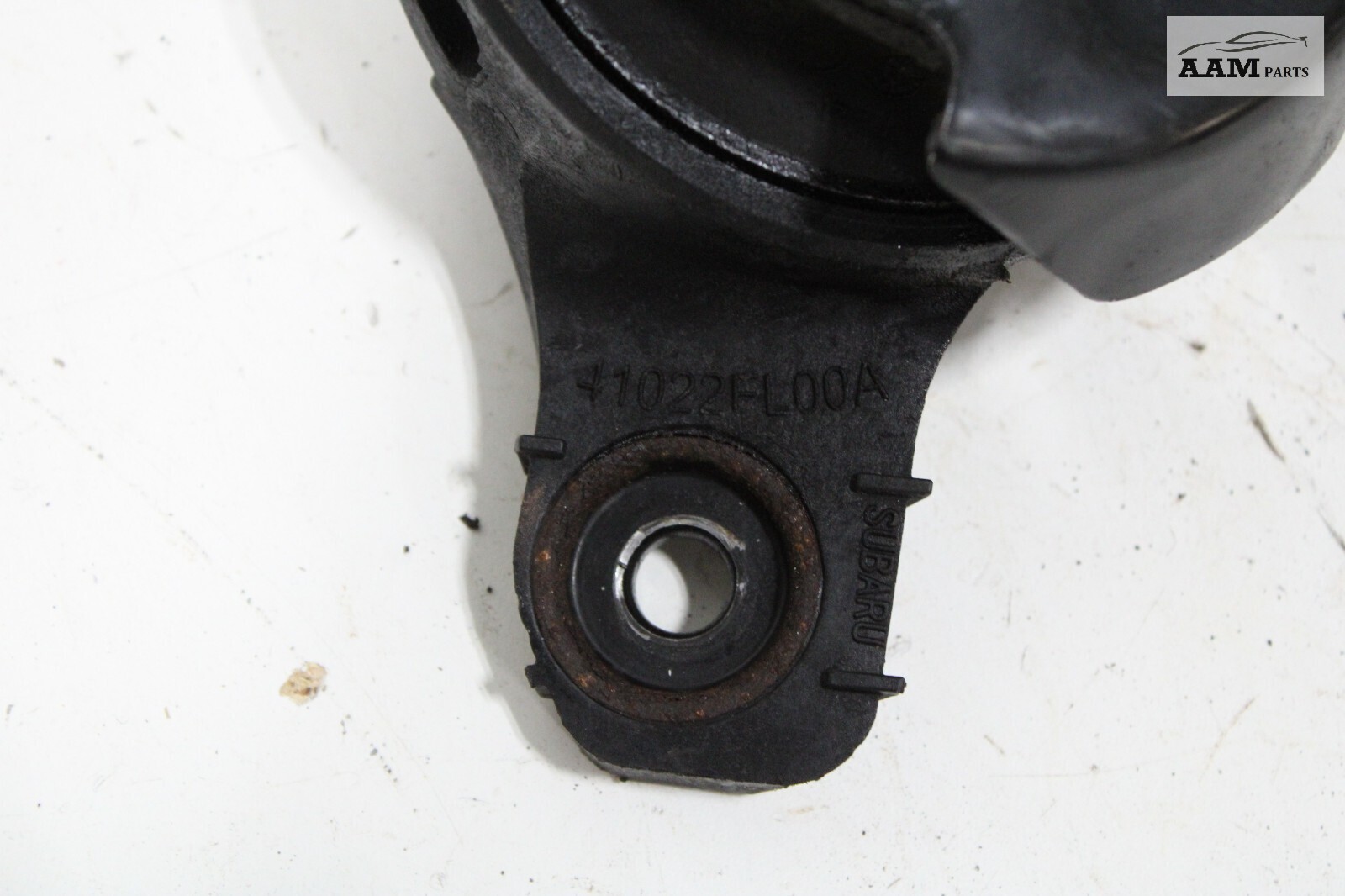 2017-2023 SUBARU IMPREZA 2.0L ENGINE RIGHT SIDE MOUNT BRACKET INSULATOR OEM