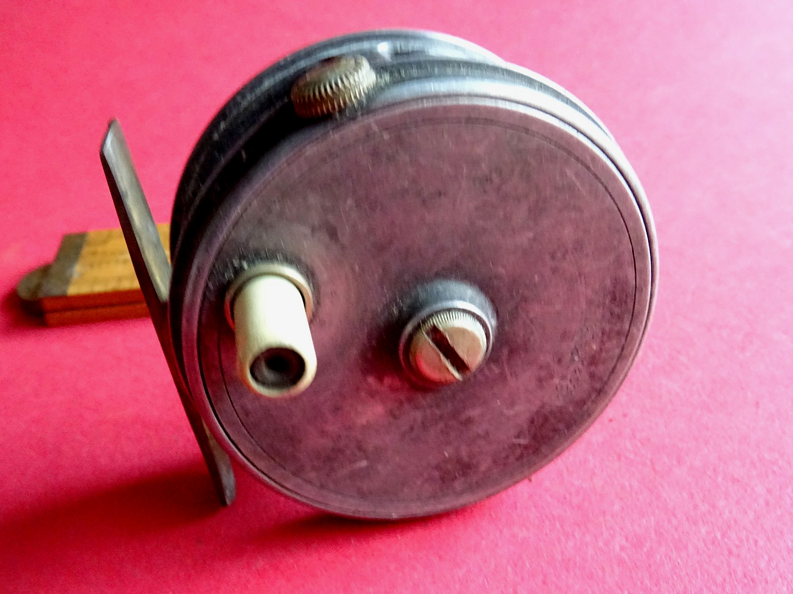 A NICE VINTAGE 3" J W YOUNG PATTERN 10B PERFECT PATTERN REEL MADE FOR J PEEK