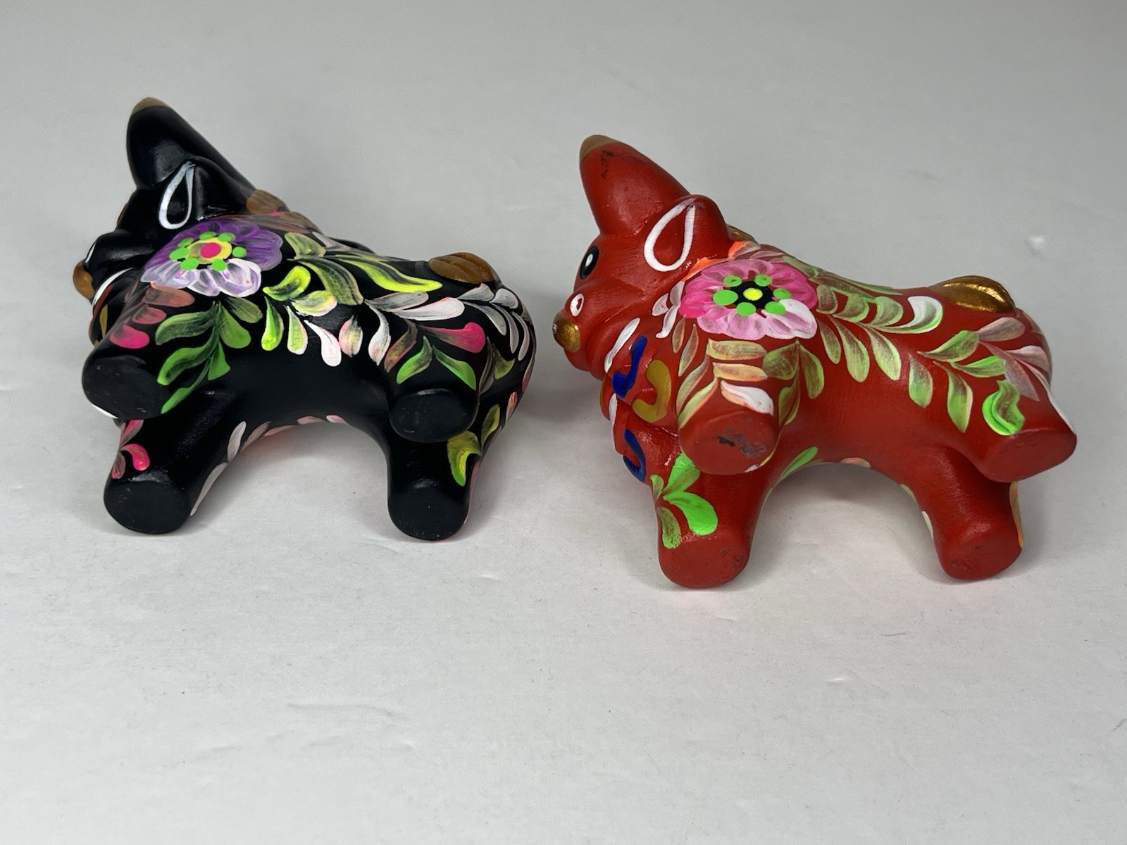 Colorful Hand Painted Ceramic Pucara Bull Peruvian Folk Art Set - Miniatures