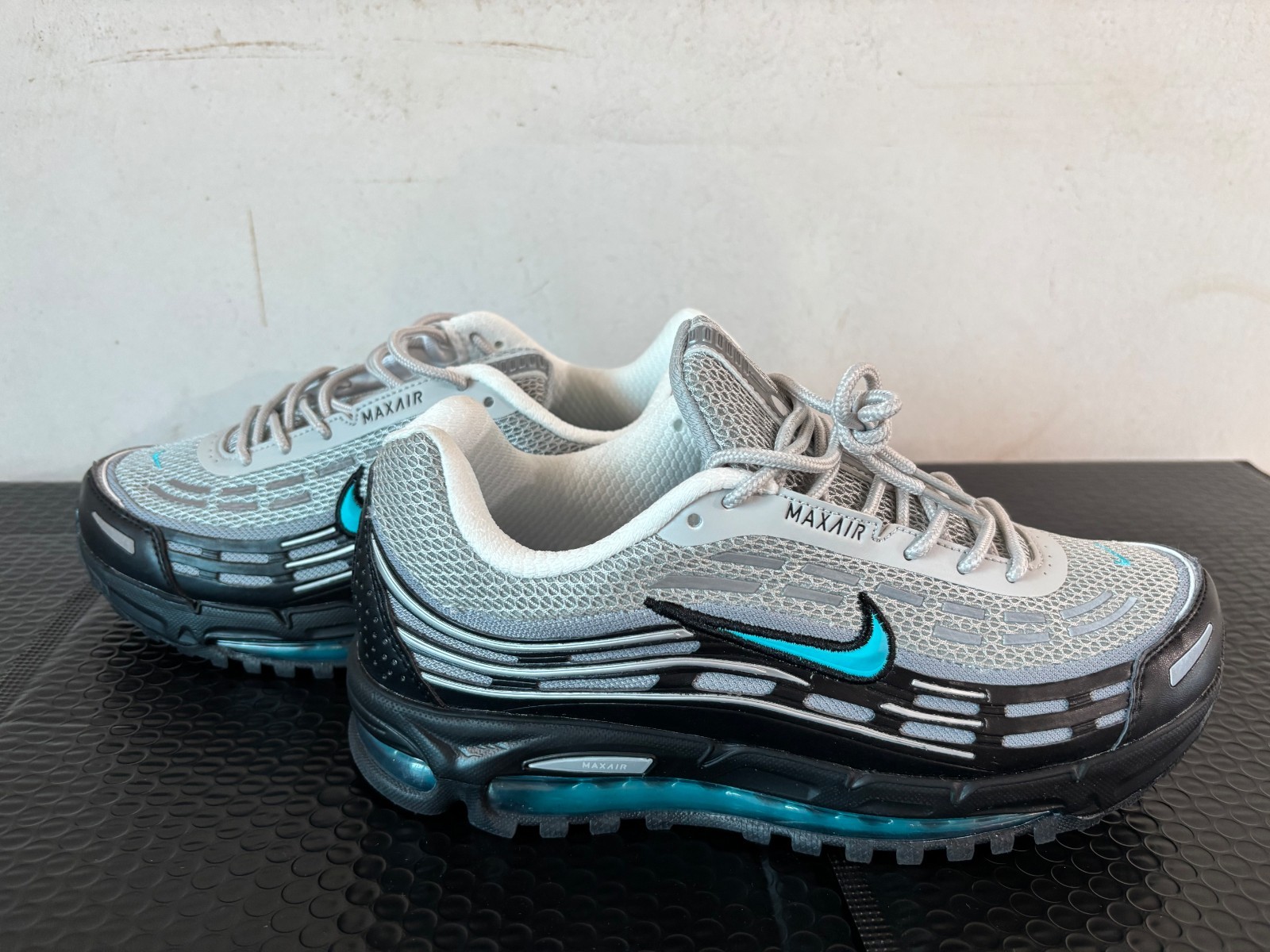 Nike Air Max TL 2.5 Men Shoe Running Sneaker  Wolf Grey US 9.5