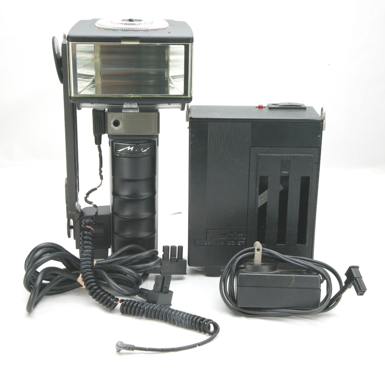 Metz 60 CT-4 Kit W/ Battery Holder, Charger, Cord, Bracket & Sync. Tested. READ.
