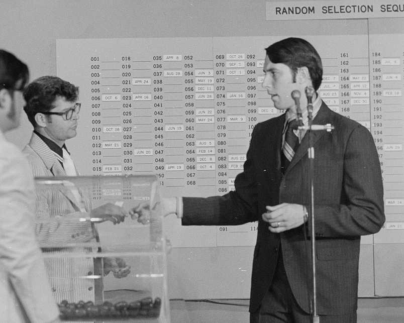 Drawing of numbers Vietnam War draft lottery 1971 Photo Print