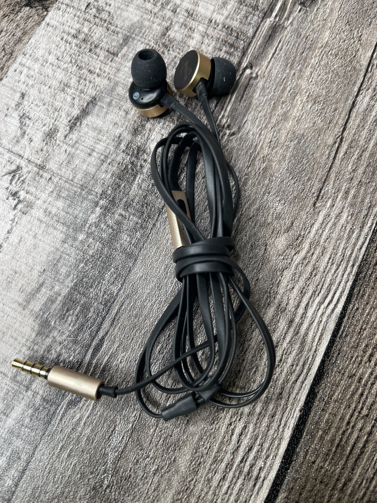 NINTENDO SWITCH LEGEND OF ZELDA BREATH OF THE WILD CHAT EARBUDS HEADPHONES