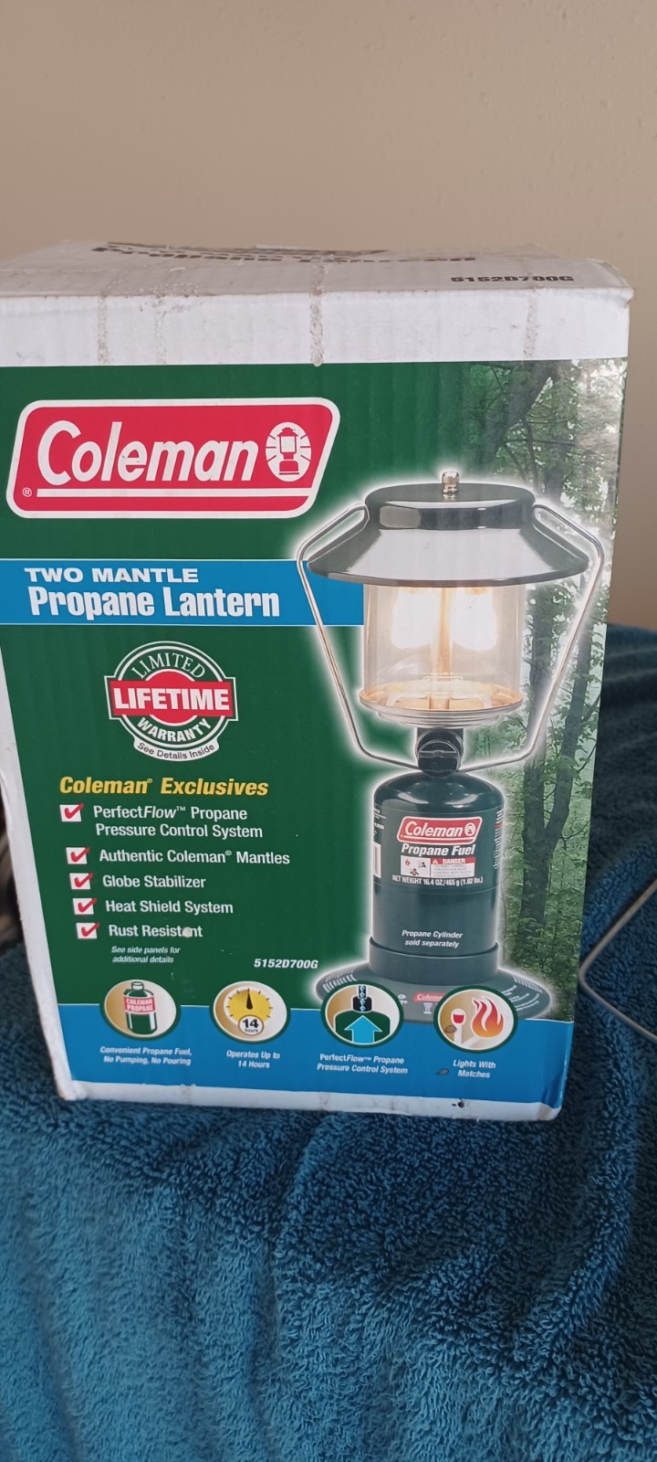 COLEMAN TWO MANTEL PROPANE LANTERN NEW IN BOX