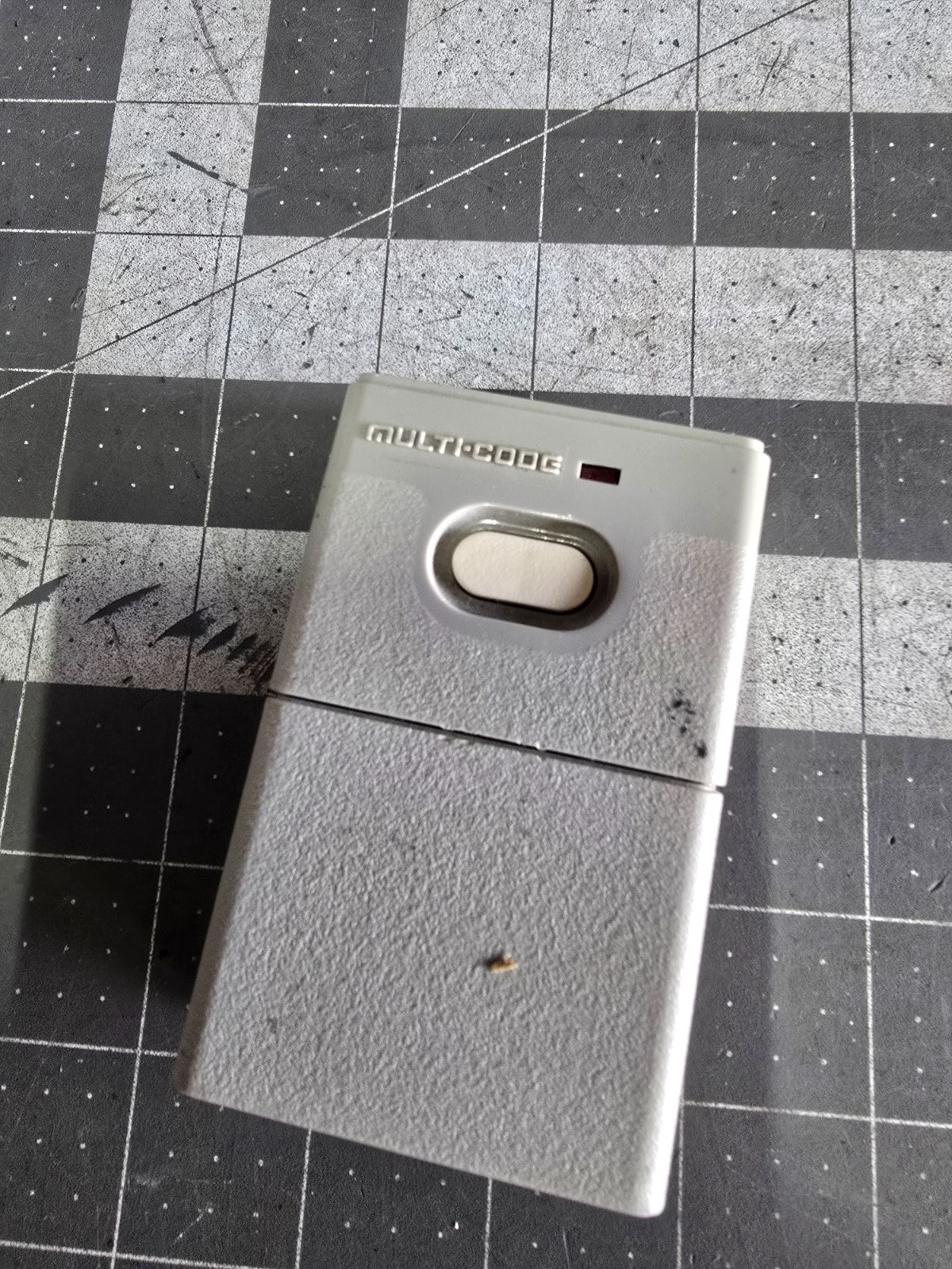 3089 Multi-Code 308911 OEM Linear MCS308911 300mhz 1 Button Remote C1