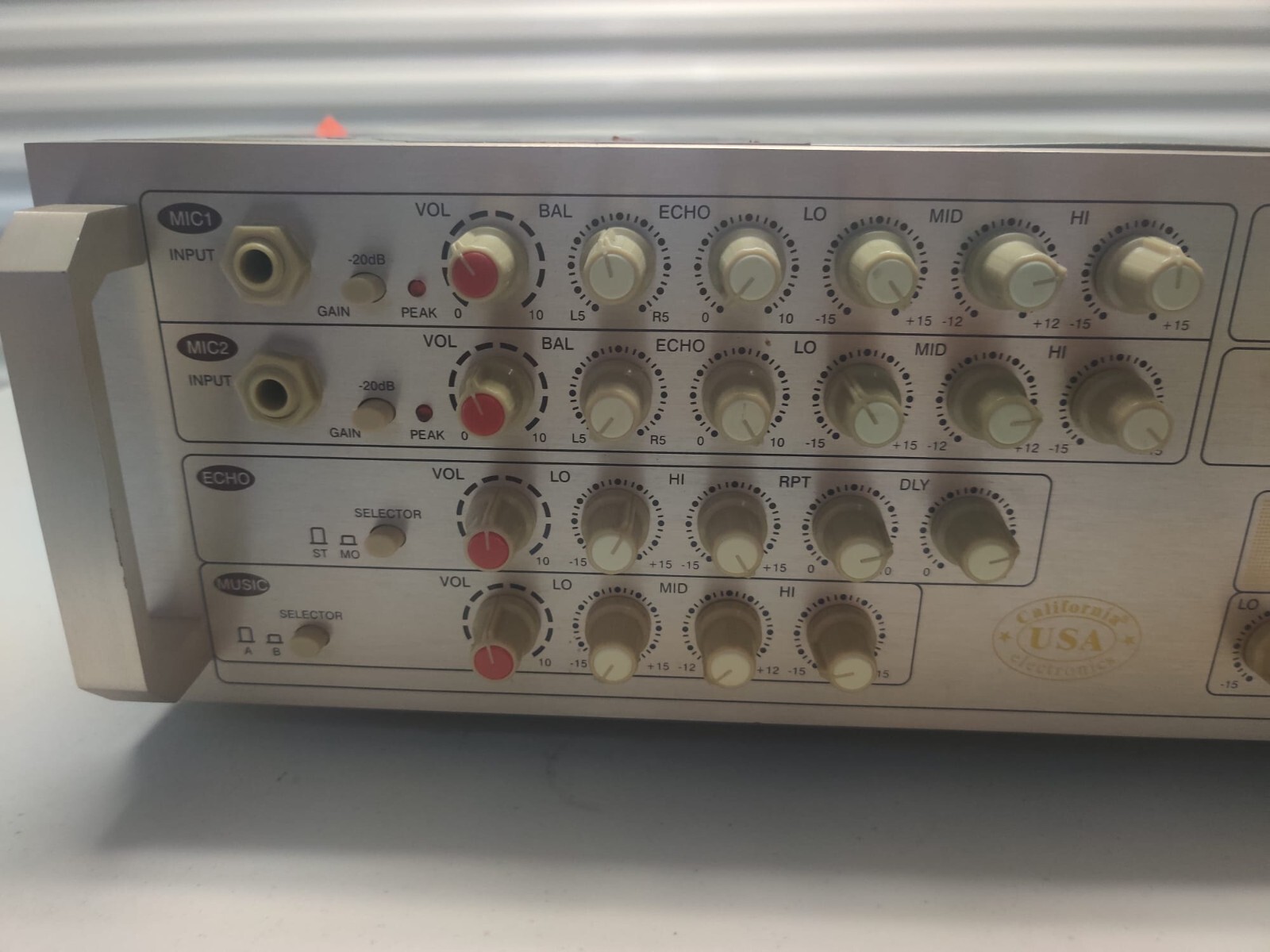 california electronics PRO-688A DIGITAL STEREO ECHO MIXING AMPLIFIER