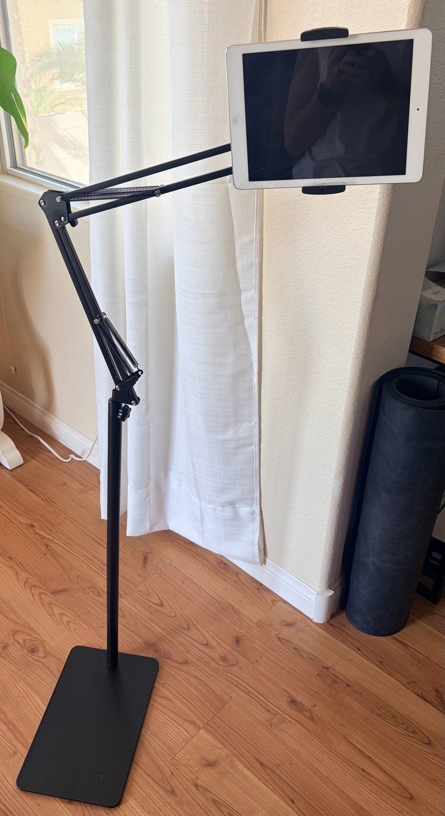 Lamicall FT01 Adjustable Floor Tablet Stand