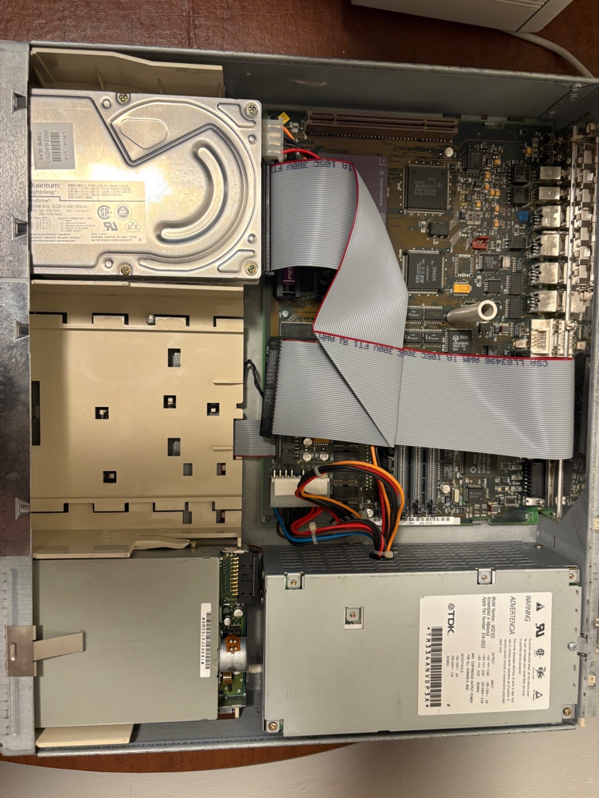 Apple Macintosh Quadra (Centris) 610 - Tested & Working