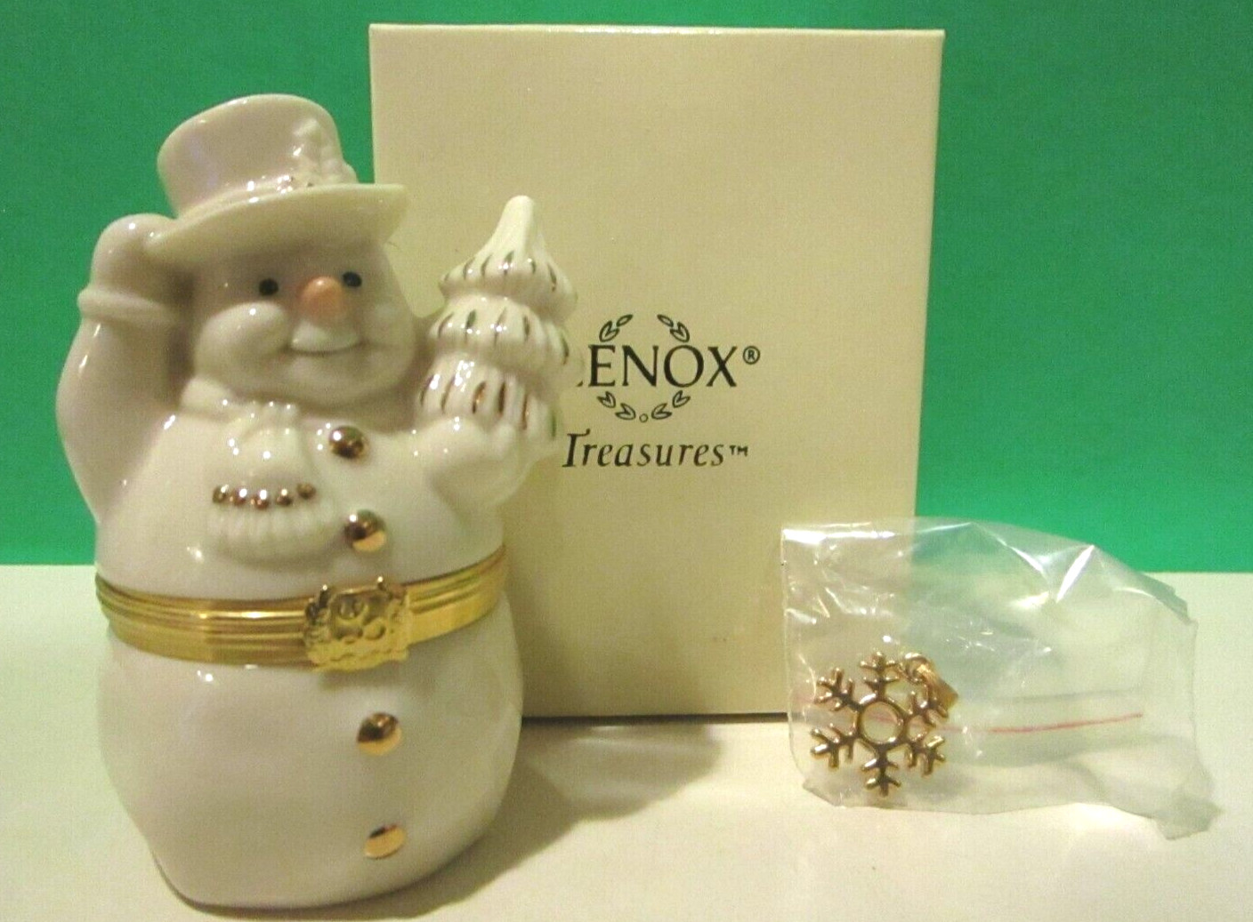 LENOX SNOWMAN'S SURPRISE SNOWMAN TREASURE BOX (with SNOWFLAKE CHARM) - NEW n BOX
