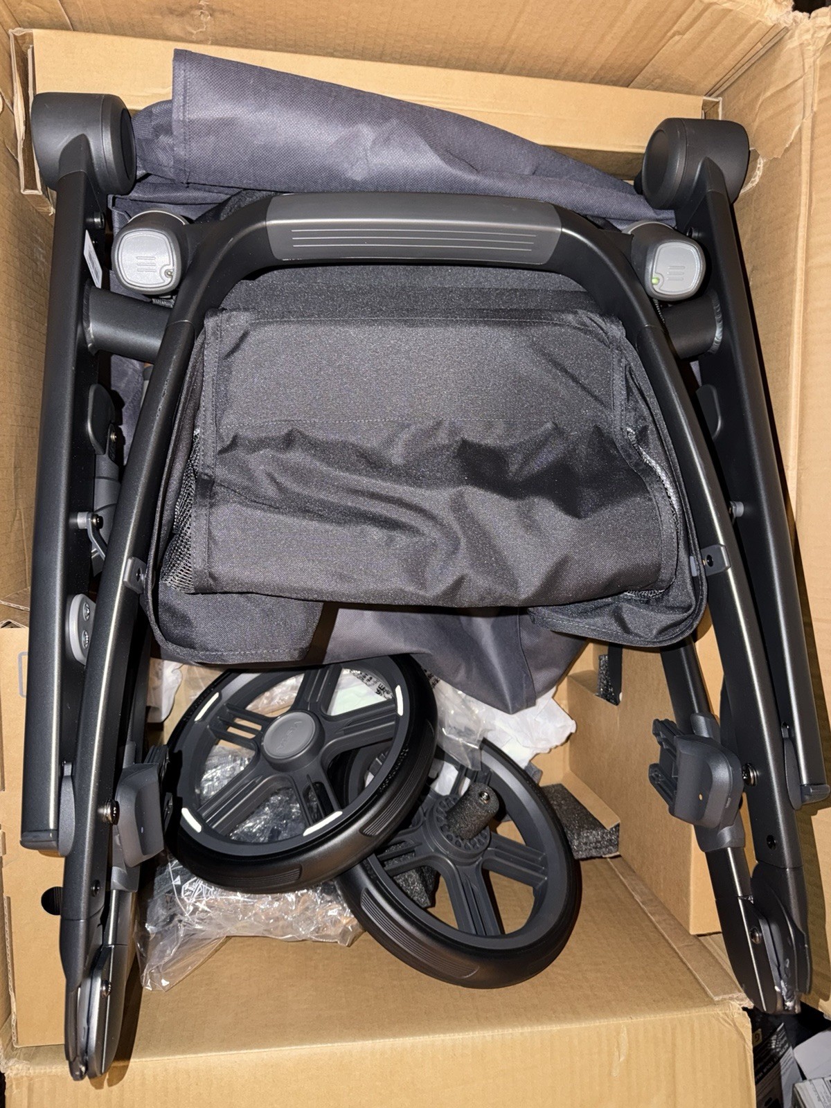 READ DESCRIPTION UPPAbaby Vista V3 Stroller Gray Greyson