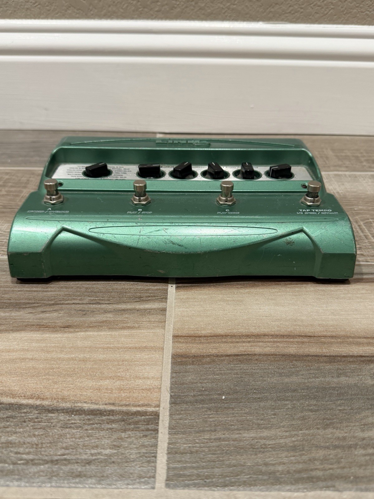 Line 6 DL4 Delay Modeler (Original Green Version) Digital Delay Effects Pedal