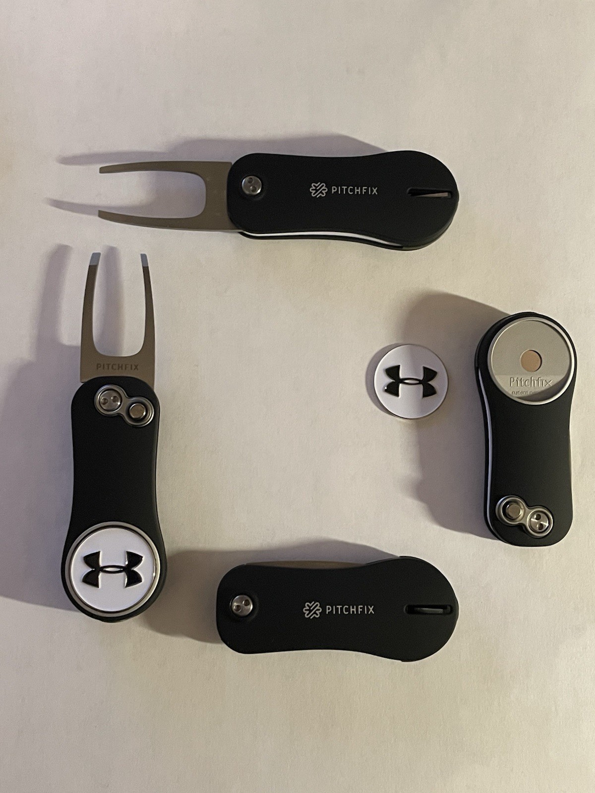 (1) Pitchfix Golf Switchblade Divot Tool Hybrid 2.0 + Under Armour Golf Marker