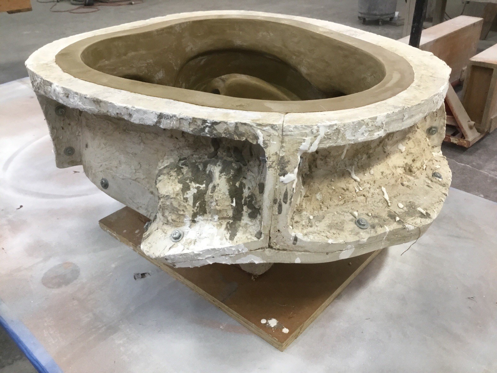 Architectural Shield Mold For Concrete And Plaster